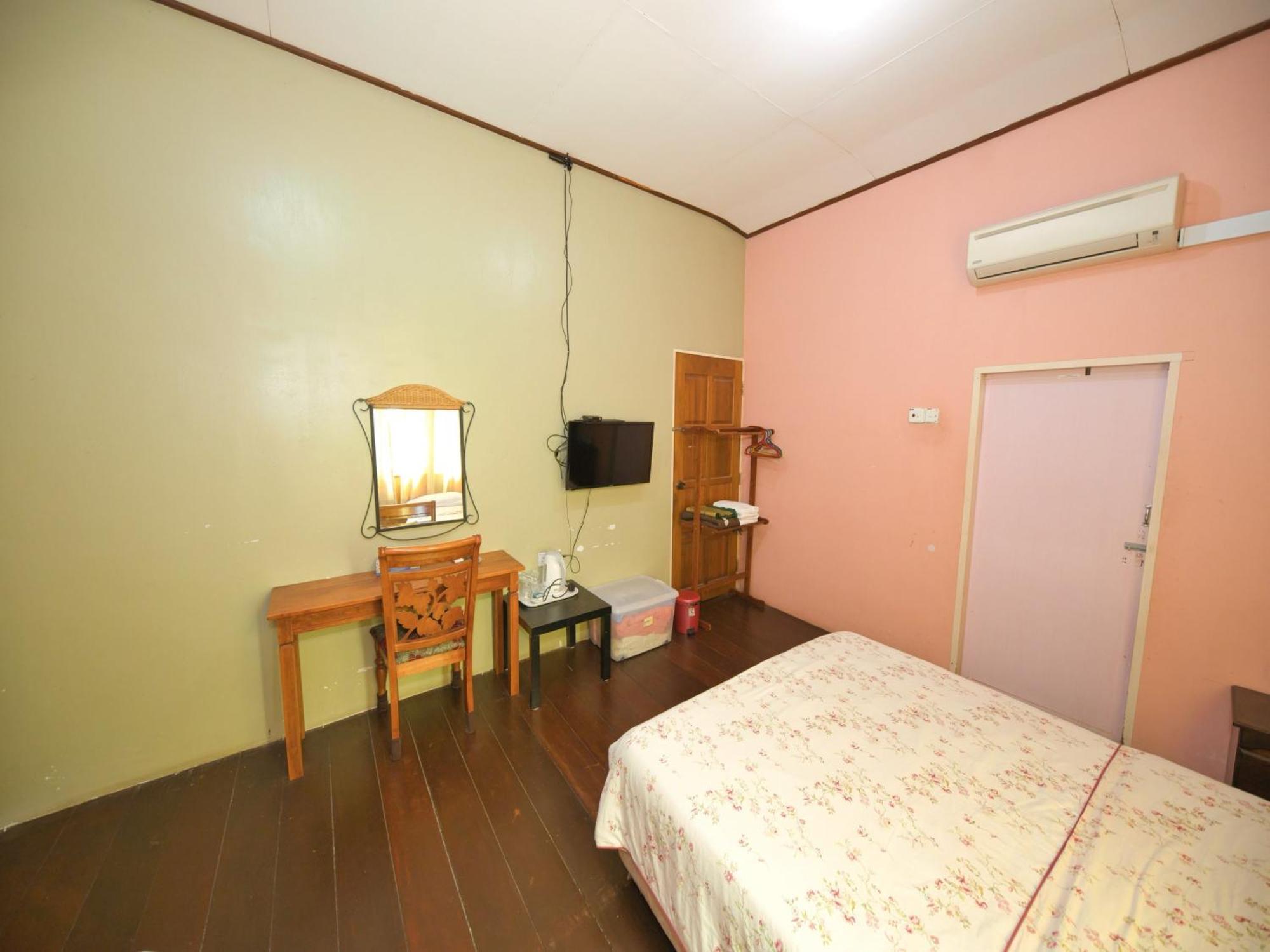 Oyo 90968 Teratak Samuderakita, Chalet & Guesthouse 캄퐁 공 바닥 외부 사진