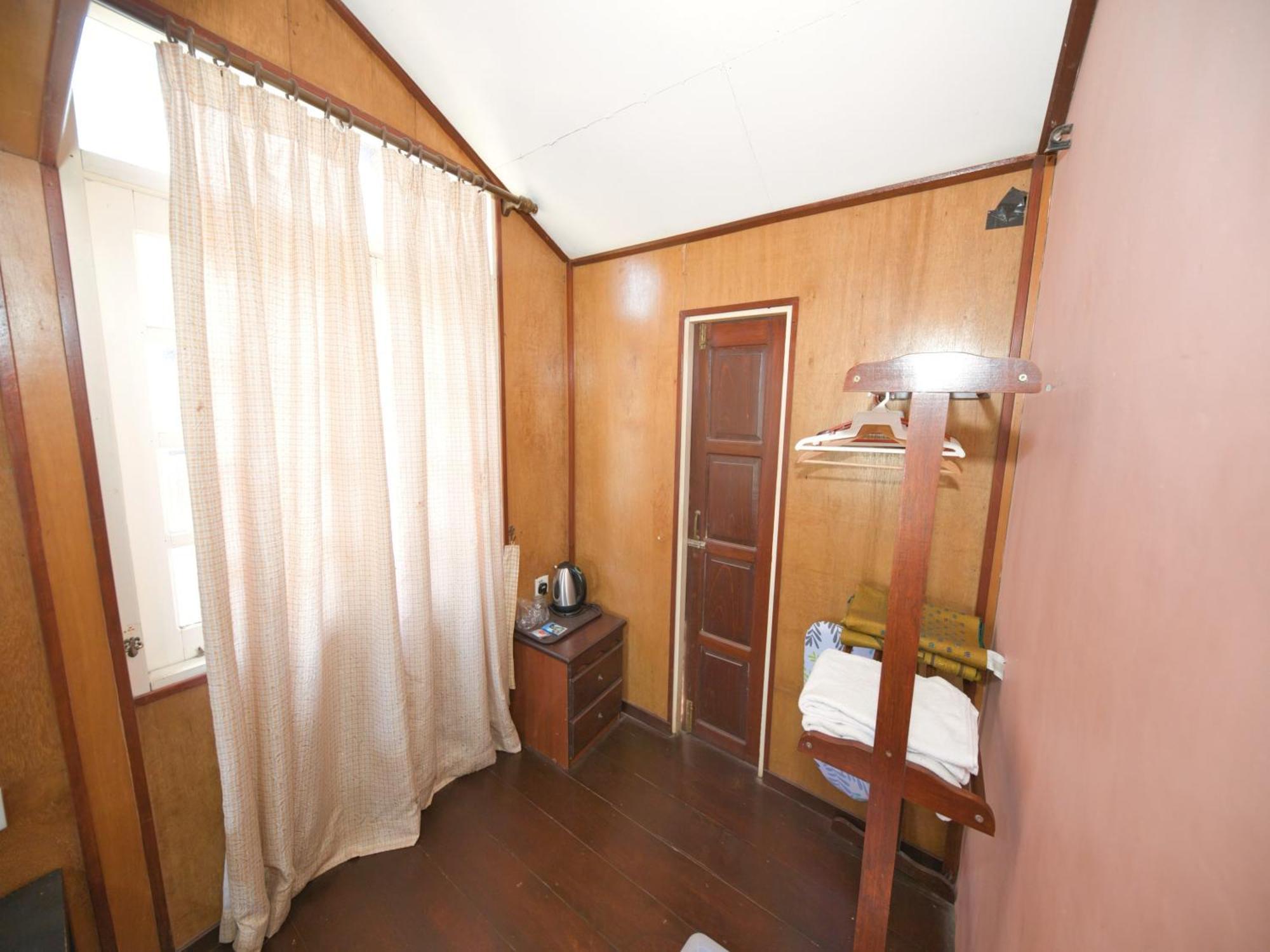 Oyo 90968 Teratak Samuderakita, Chalet & Guesthouse 캄퐁 공 바닥 외부 사진