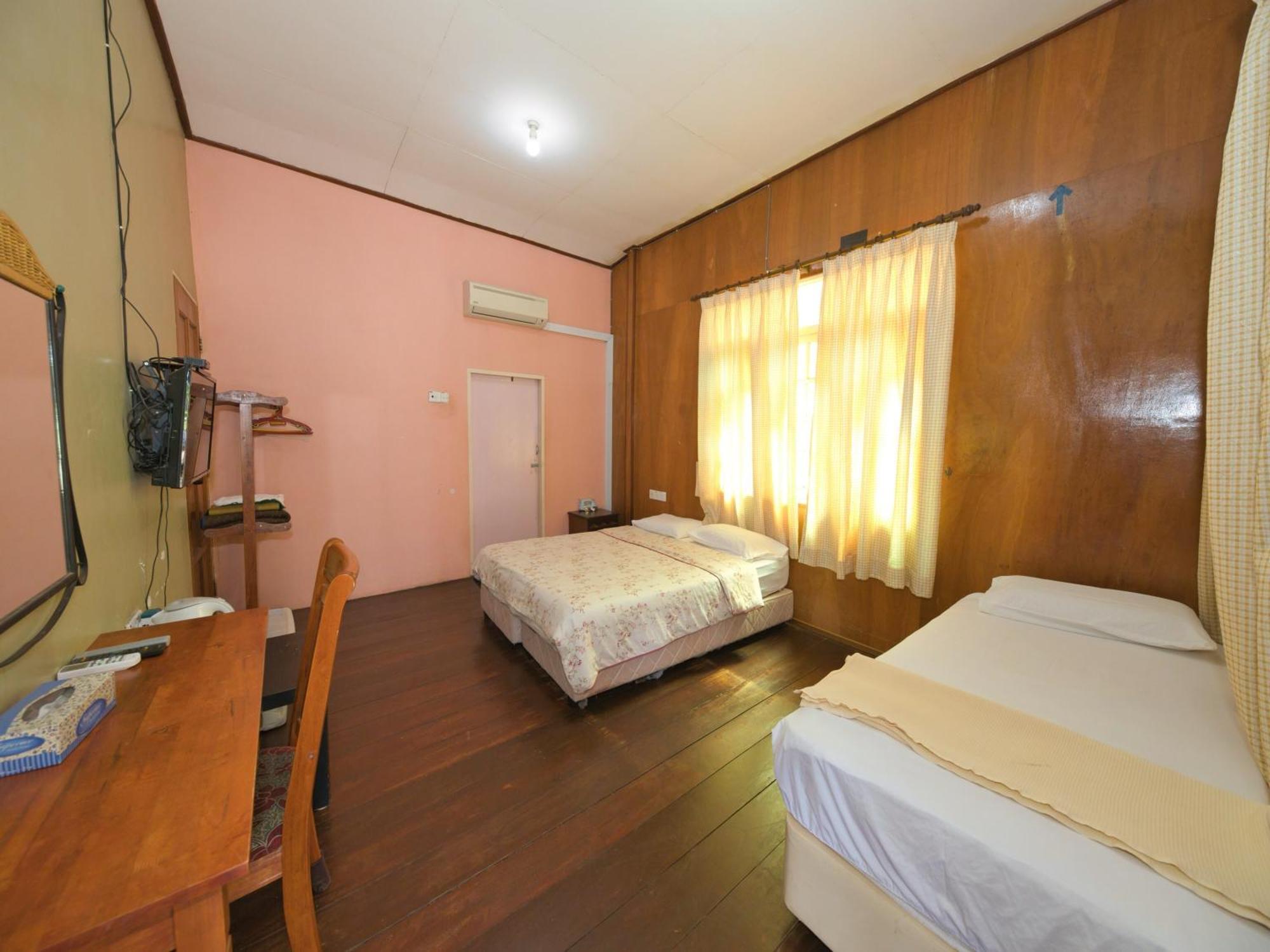 Oyo 90968 Teratak Samuderakita, Chalet & Guesthouse 캄퐁 공 바닥 외부 사진