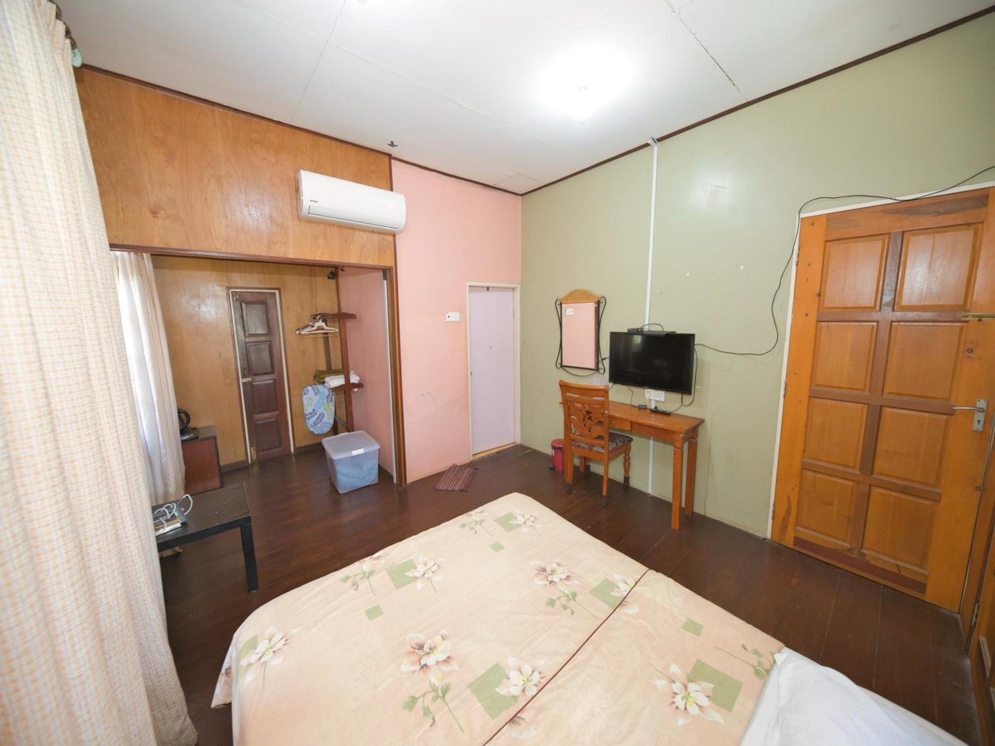 Oyo 90968 Teratak Samuderakita, Chalet & Guesthouse 캄퐁 공 바닥 외부 사진
