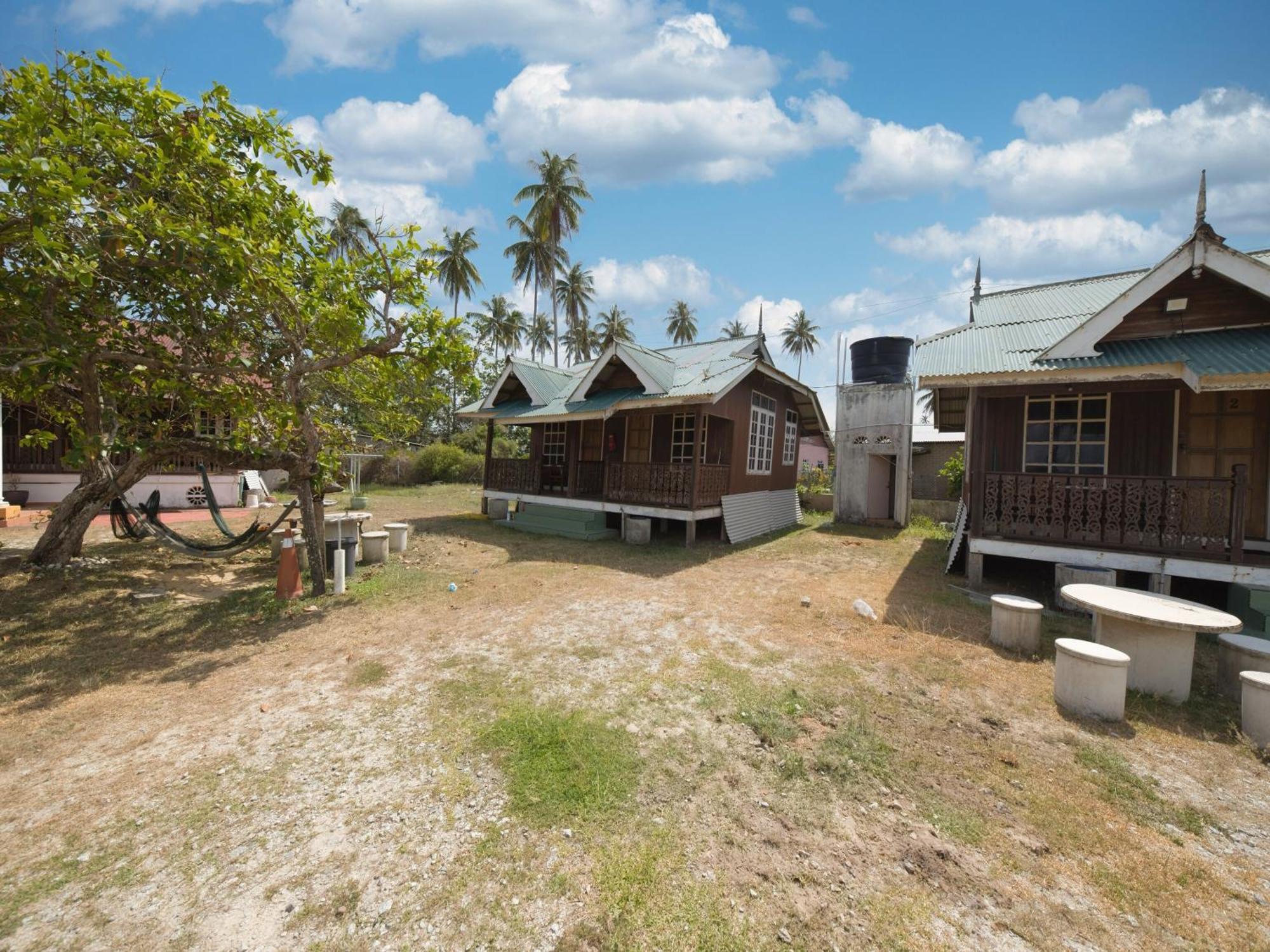 Oyo 90968 Teratak Samuderakita, Chalet & Guesthouse 캄퐁 공 바닥 외부 사진